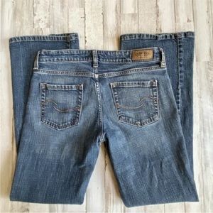 Women's Levi's Signature Low Rise Bootcut Size 8